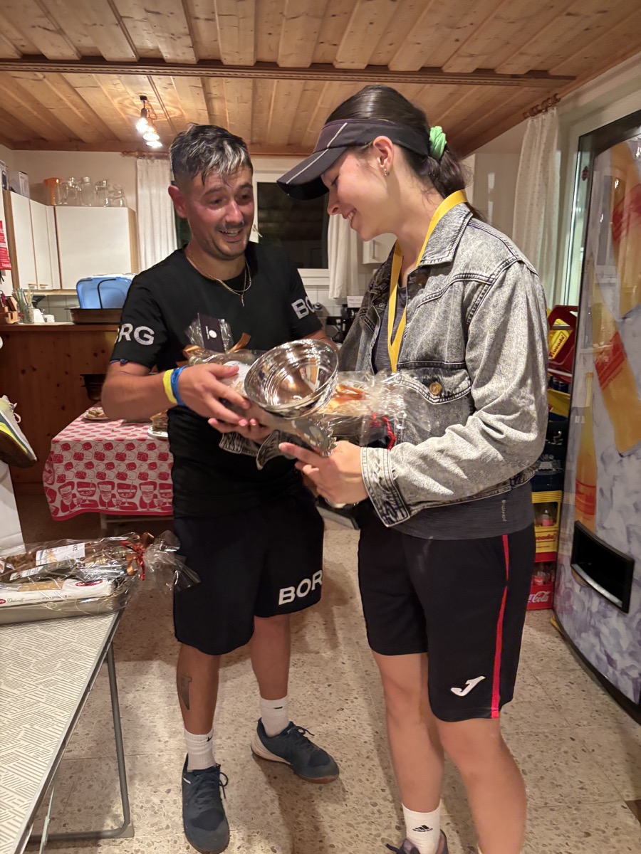 Odovzdanie trofeje na Da Cono Open 2025